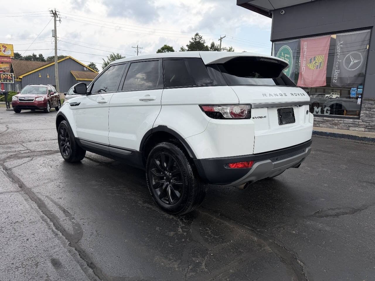 Used 2015 Land Rover Range Rover Evoque Pure AWD/4WD image 4