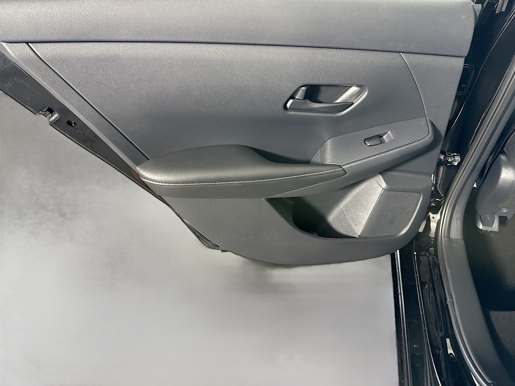 Used 2025 Nissan Sentra SV FWD image 26