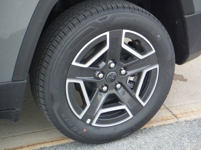 New 2026 Jeep Cherokee Laredo AWD/4WD image 3