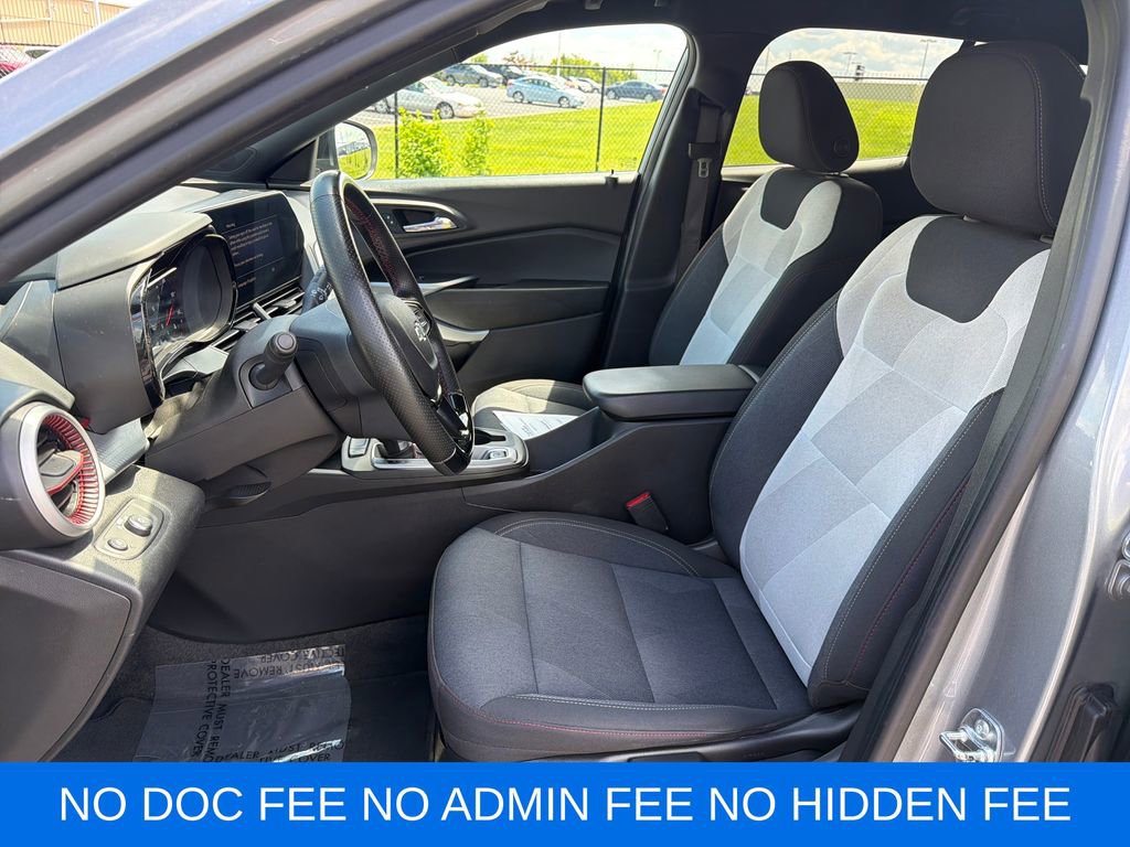Used 2025 Chevrolet Trax RS w/ Driver Confidence Package FWD image 11
