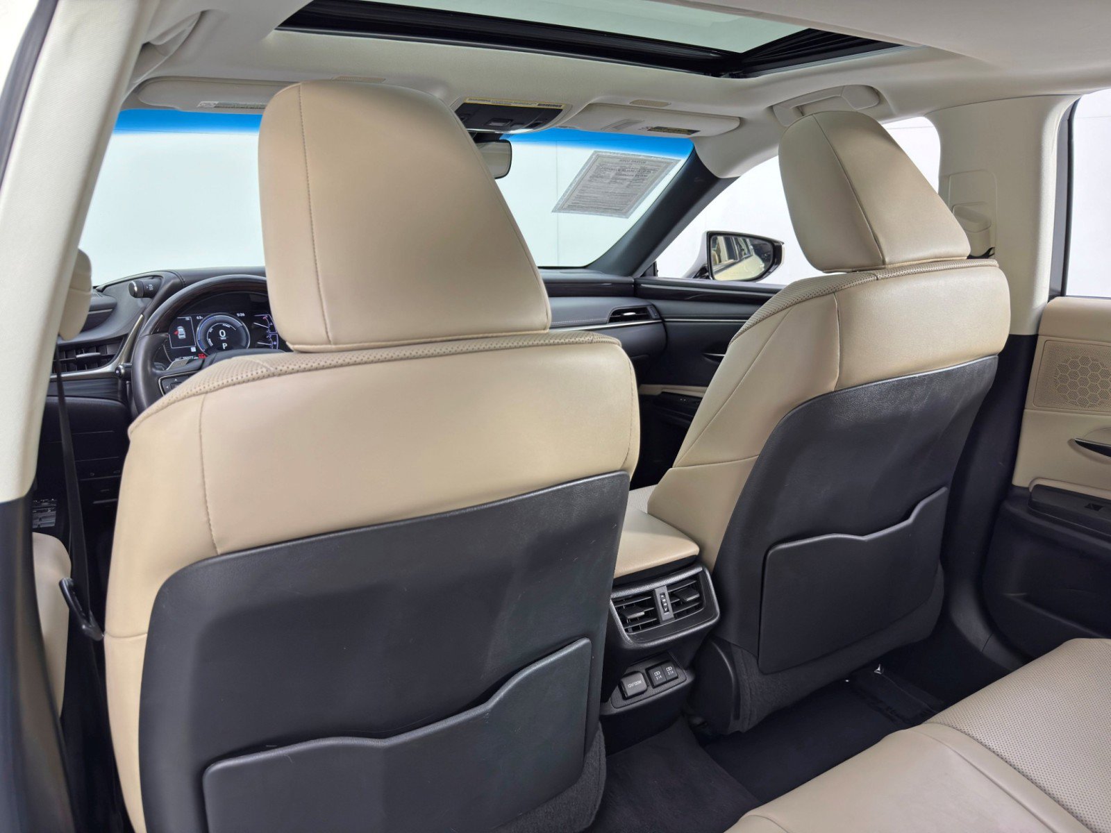 Used 2020 Lexus ES 300h w/ Premium Package image 37