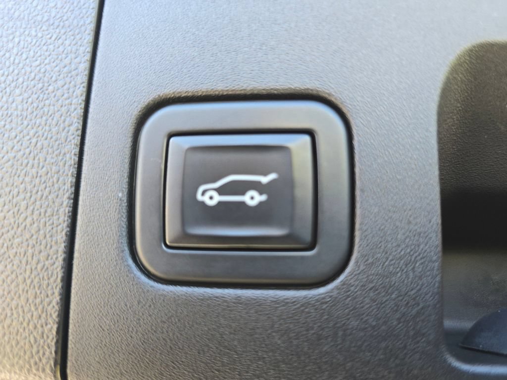 Certified 2022 Cadillac XT4 Premium Luxury w/ Enhanced Visibility Package AWD/4WD image 20