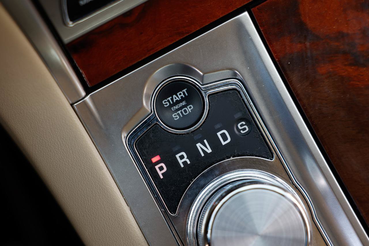 Used 2012 Jaguar XF Portfolio RWD image 40