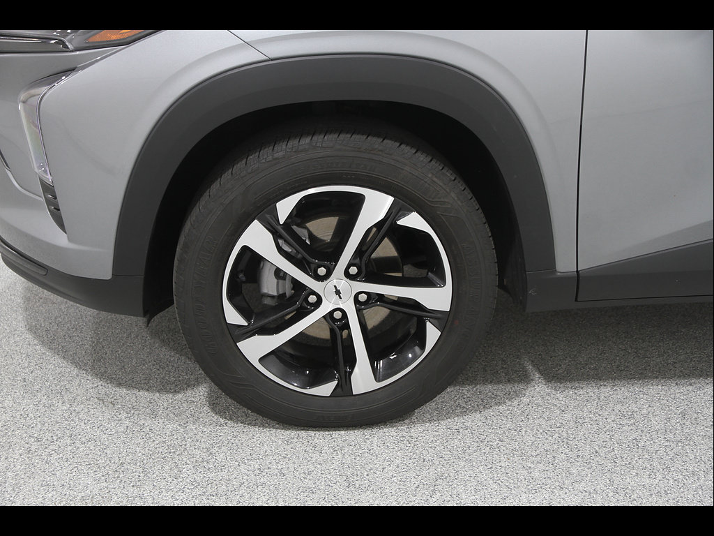 Certified 2024 Chevrolet Trax RS w/ Sunroof Package FWD image 21