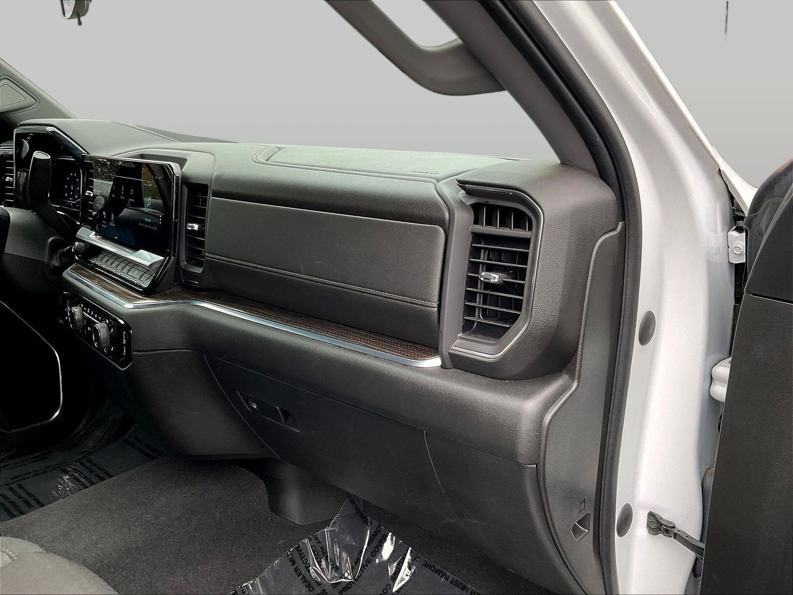 Used 2023 Chevrolet Silverado 1500 LT AWD/4WD image 30