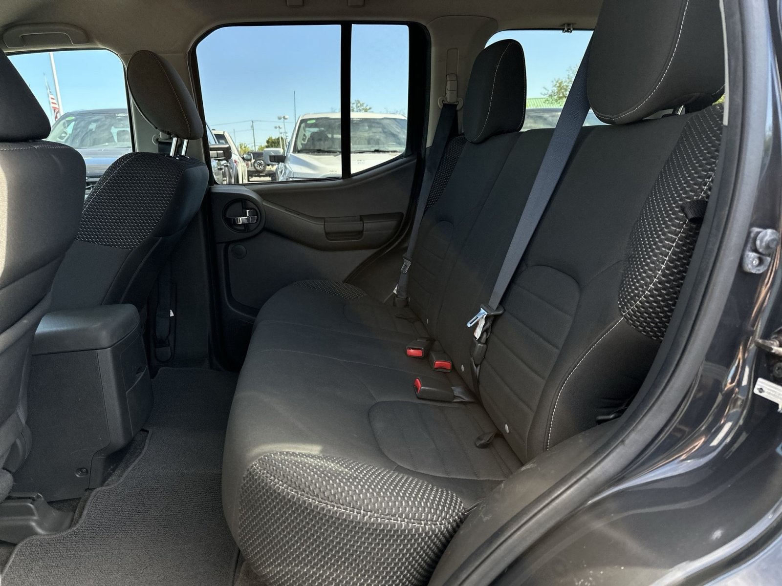 Used 2015 Nissan Xterra PRO-4X AWD/4WD image 25