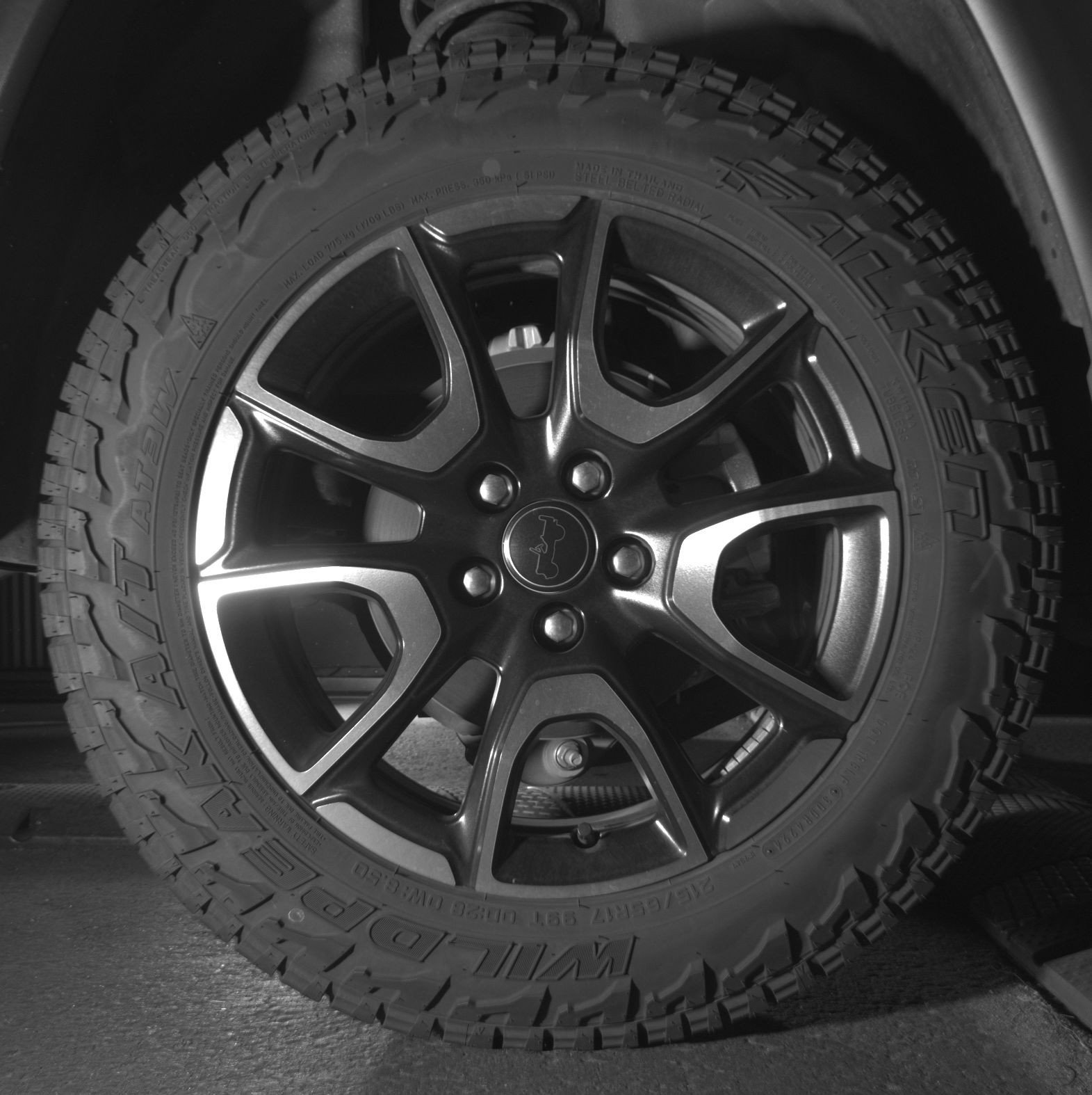 Used 2025 Jeep Compass Trailhawk AWD/4WD image 15