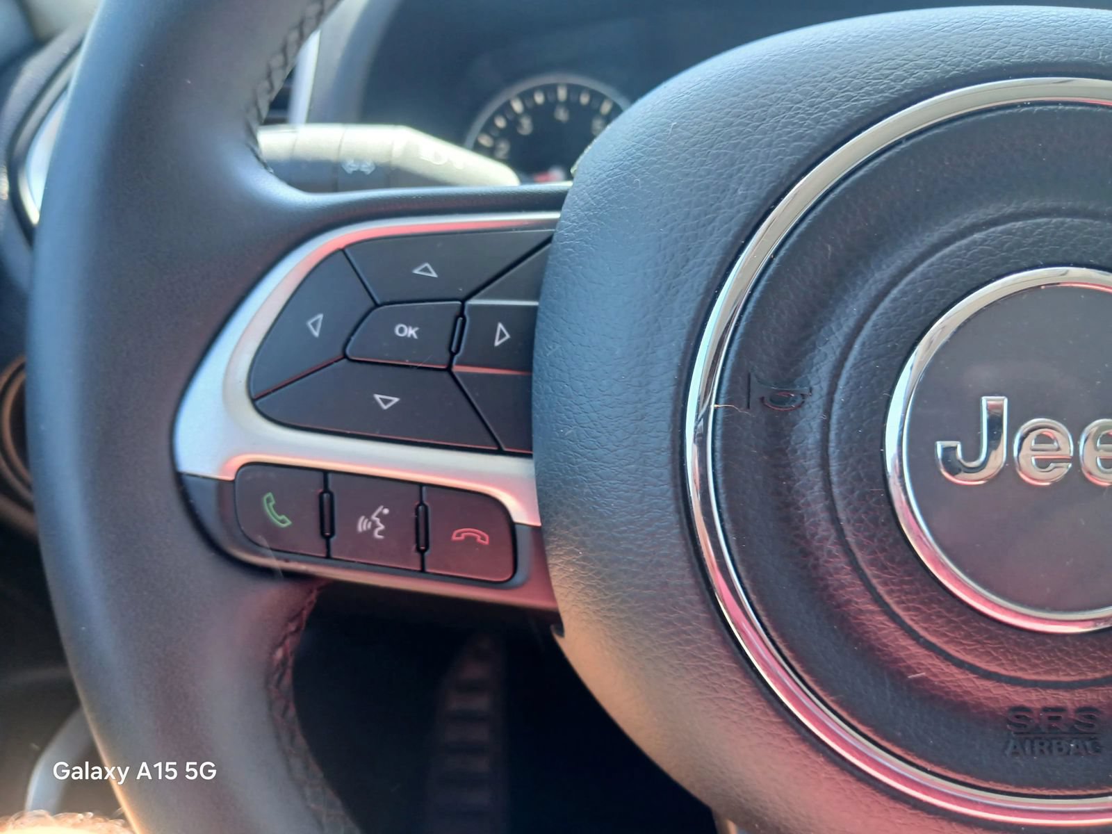 Used 2019 Jeep Renegade Latitude FWD image 26