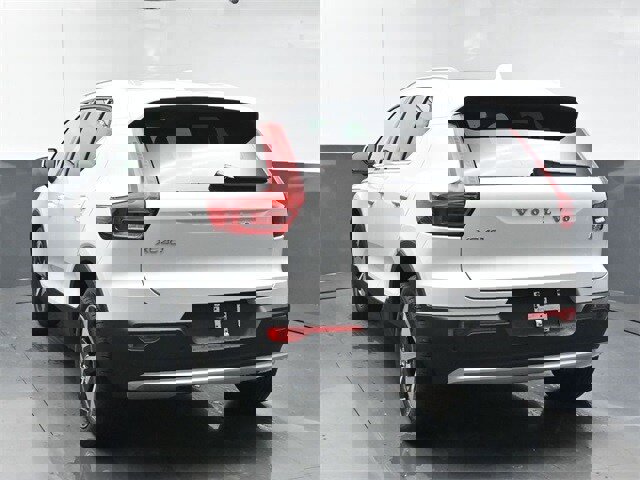 New 2025 Volvo XC40 B5 Plus w/ Protection Package Premier image 6