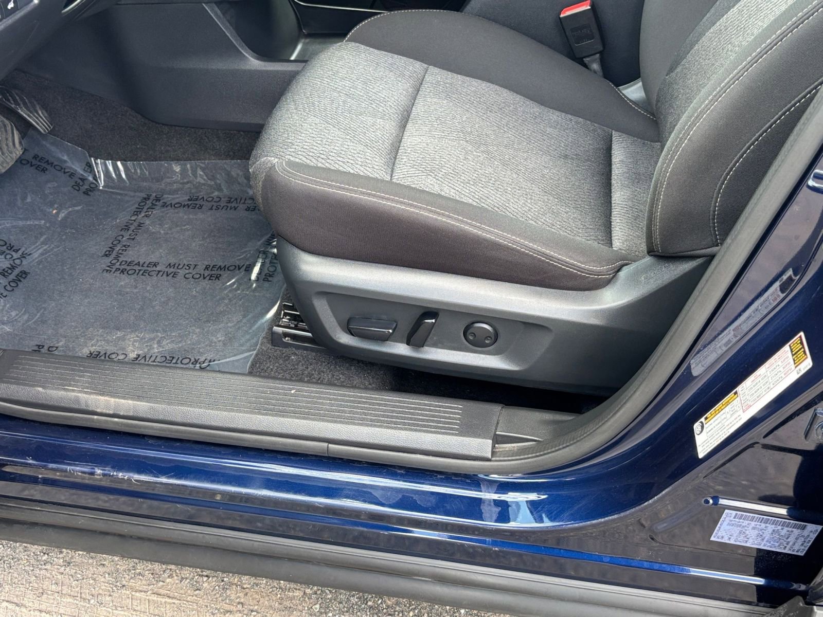 Used 2025 Nissan Rogue SV FWD image 22