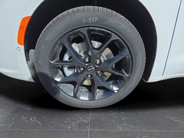 New 2026 Chrysler Pacifica Limited w/ S Appearance Package AWD/4WD image 42