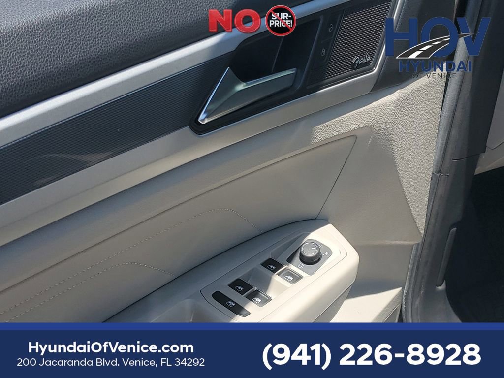 Used 2023 Volkswagen Atlas SEL Premium AWD/4WD image 25