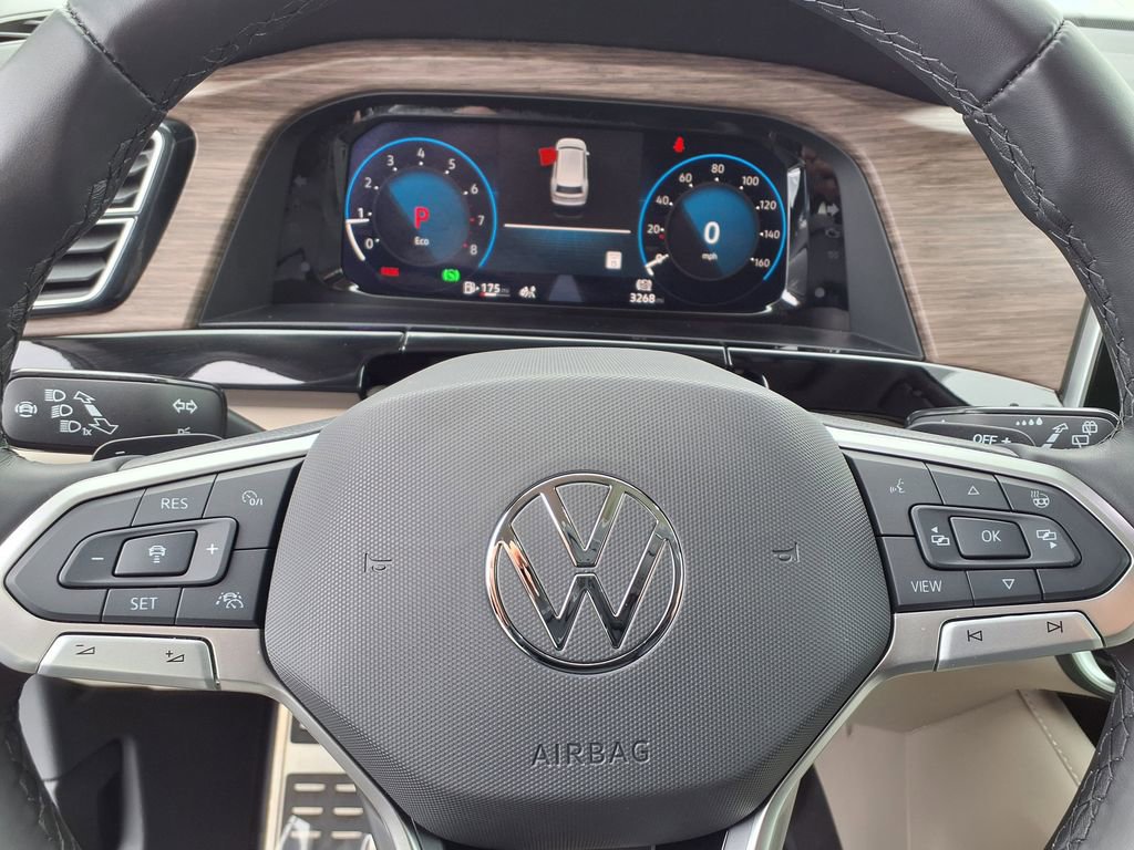 Used 2025 Volkswagen Atlas SEL Premium R-Line image 30