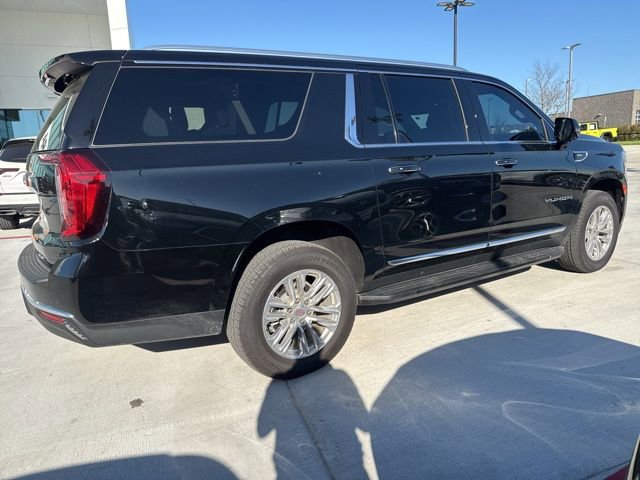 Used 2024 GMC Yukon XL SLT w/ SLT Premium Package image 2