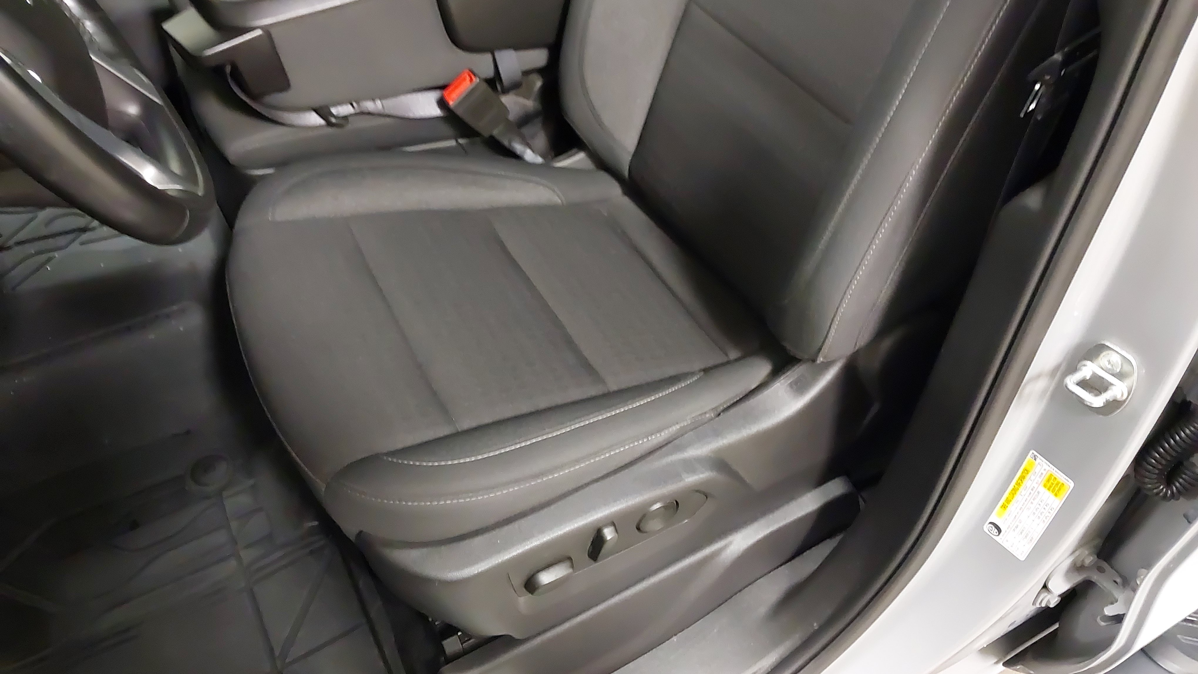 Used 2024 Chevrolet Silverado 1500 LT AWD/4WD image 22