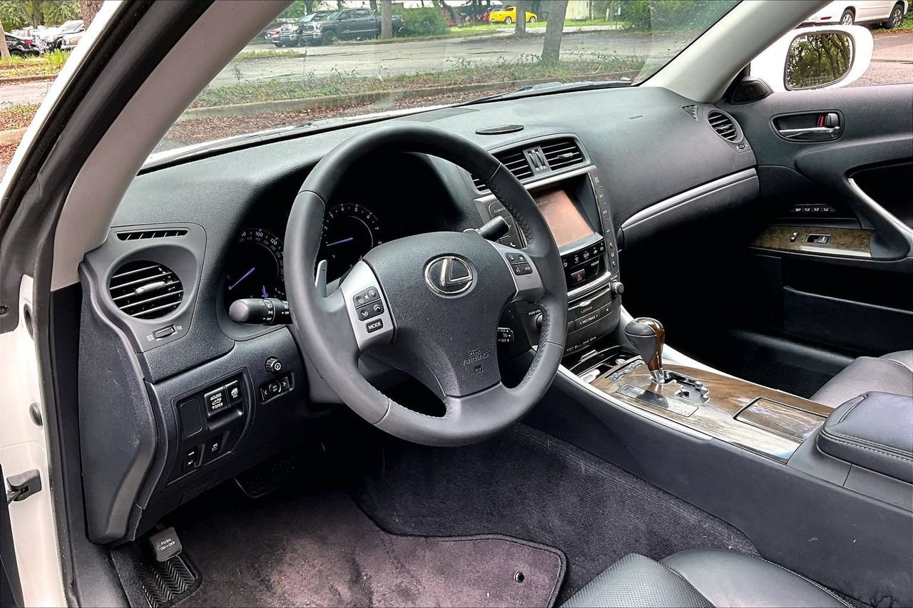 Used 2014 Lexus IS 250C w/ Luxury Package RWD image 13