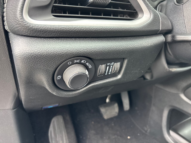 New 2027 Chrysler Pacifica Limited AWD/4WD image 19