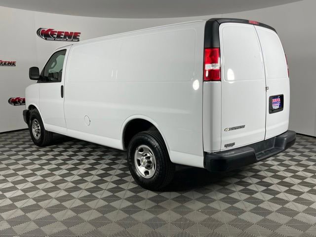 Used 2022 Chevrolet Express 3500 w/ Driver Convenience Package RWD image 7