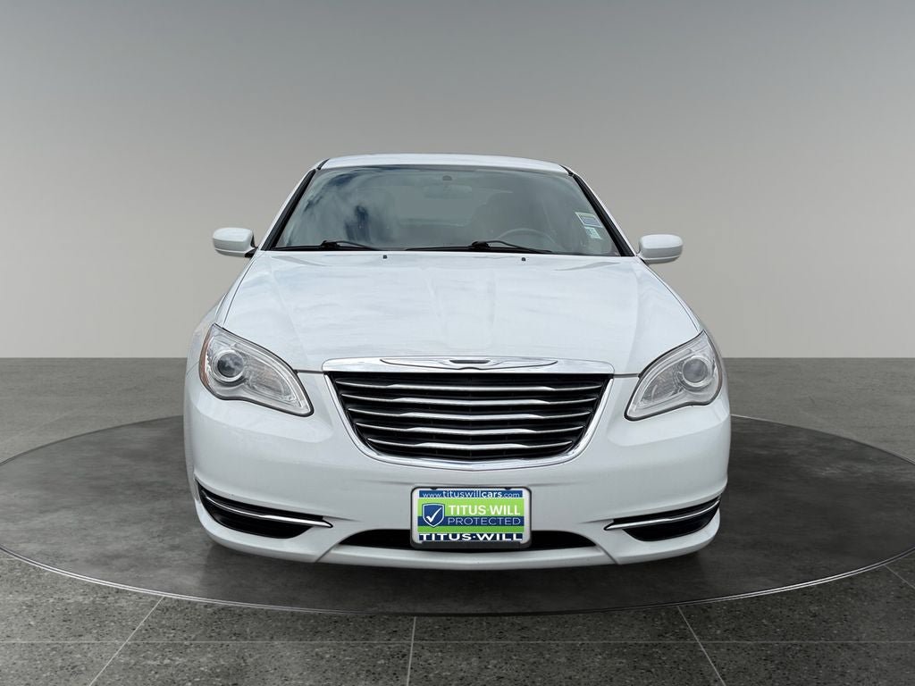 Used 2014 Chrysler 200 Touring FWD image 2