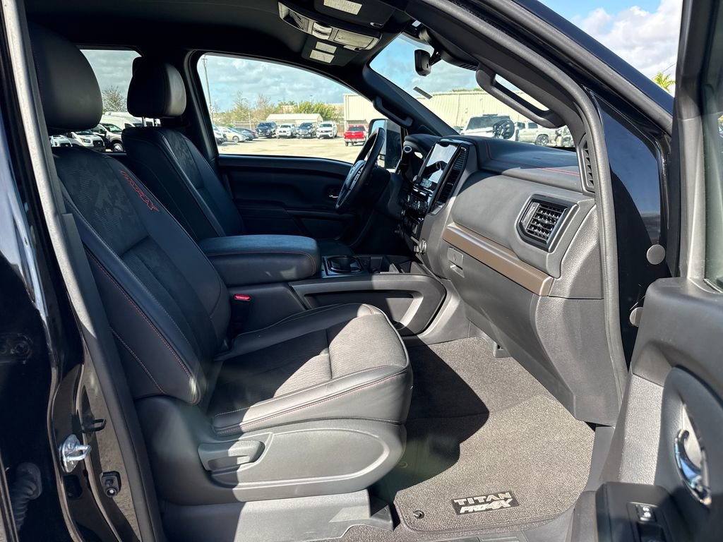Used 2024 Nissan Titan PRO-4X image 25