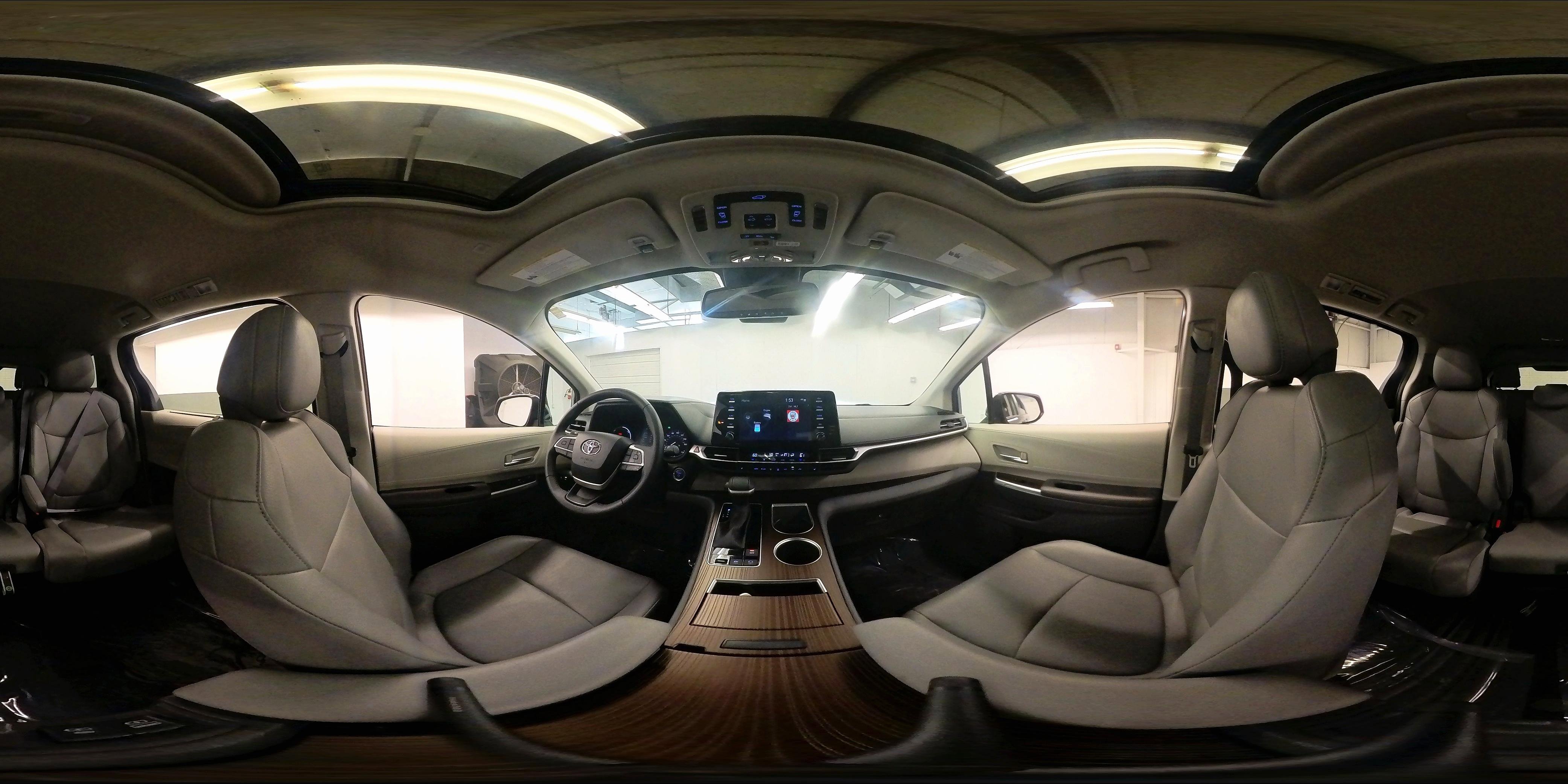 Used 2023 Toyota Sienna XLE FWD image 41