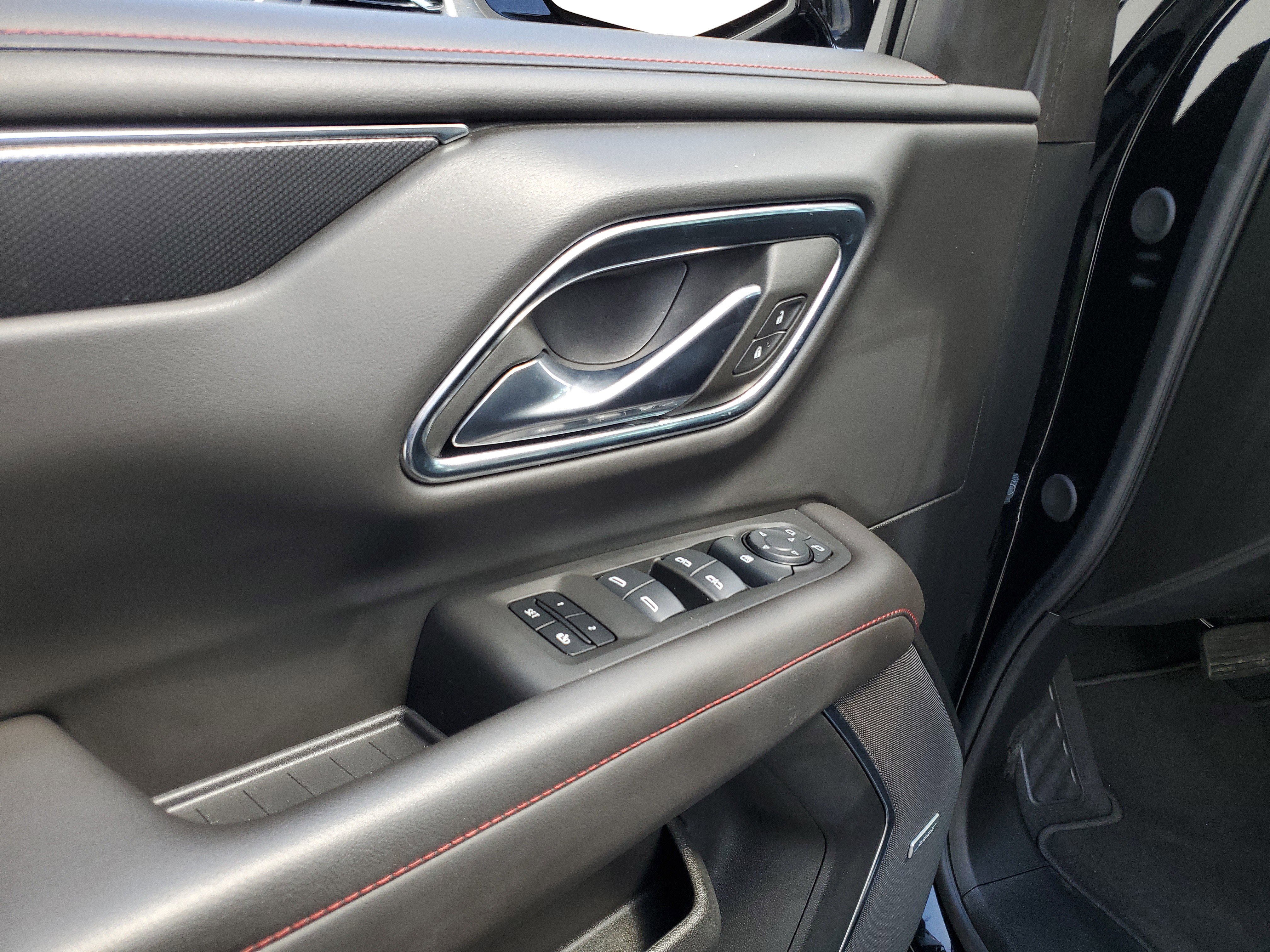 Used 2024 Chevrolet Tahoe RST RWD image 19