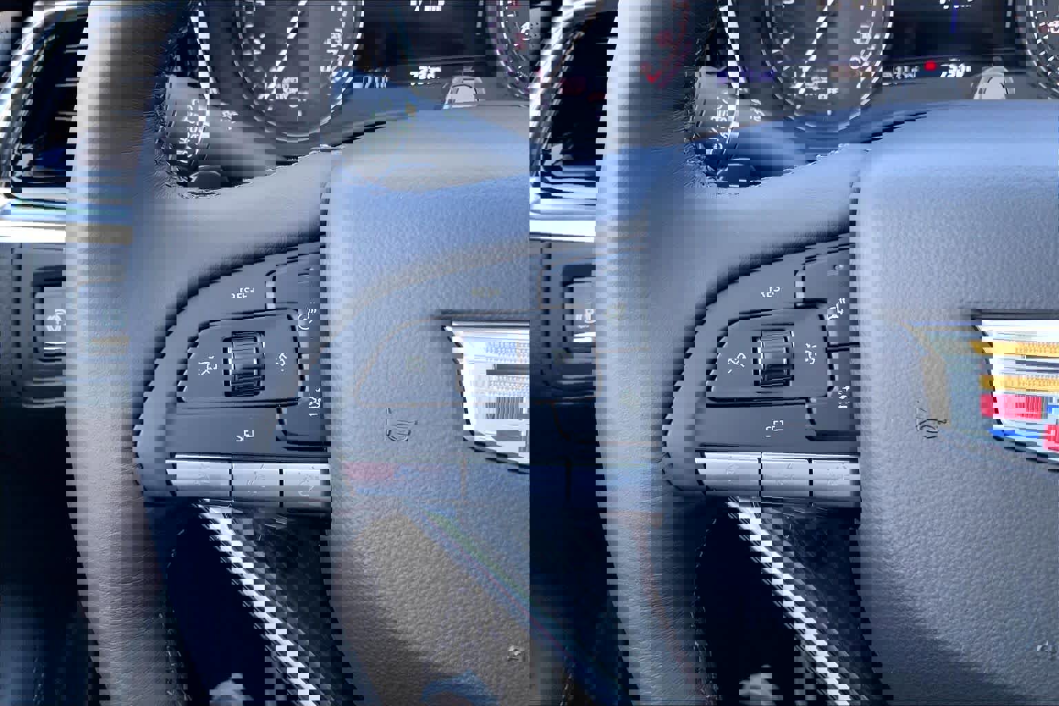 Used 2025 Cadillac XT6 Premium Luxury w/ Technology Package image 22