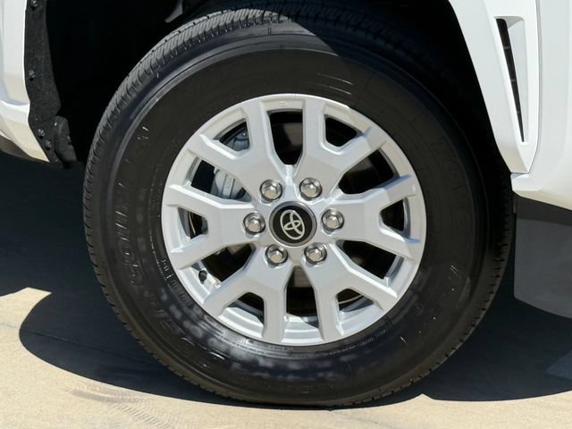 Used 2026 Toyota Tacoma SR5 AWD/4WD image 2