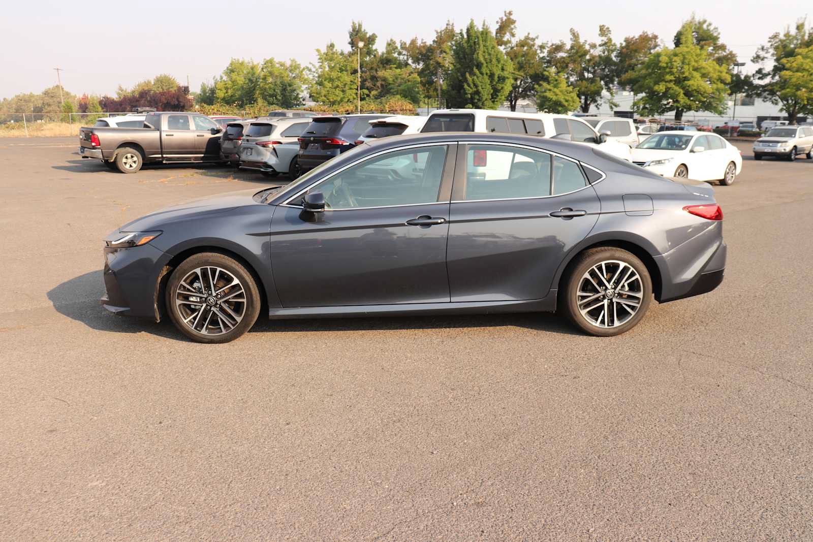 Used 2026 Toyota Camry XLE AWD/4WD image 8