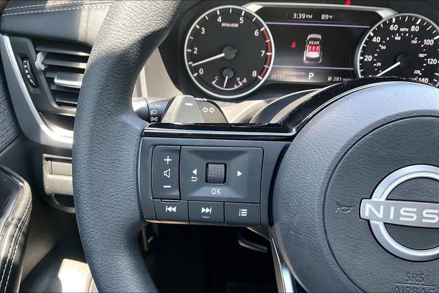 Used 2023 Nissan Rogue SV FWD image 16