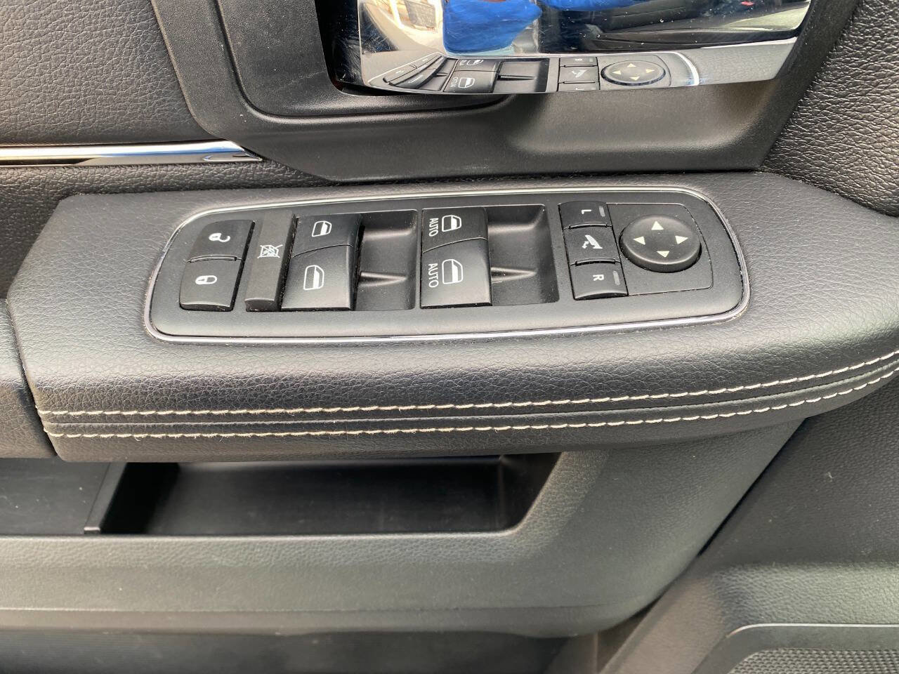 Used 2017 RAM 1500 Sport image 12