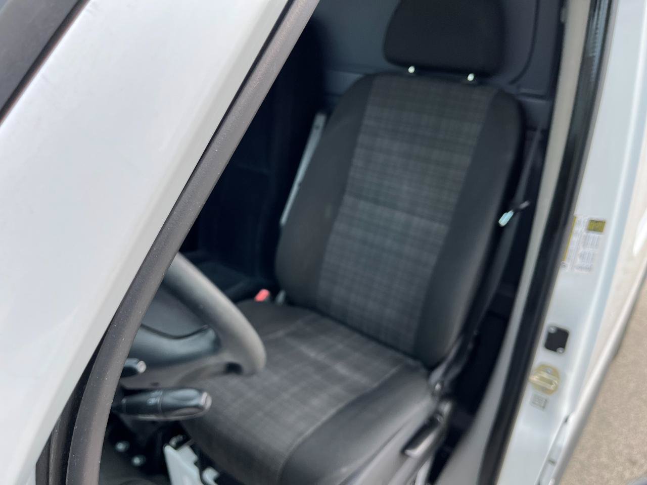Used 2015 Mercedes-Benz Sprinter 2500 image 12