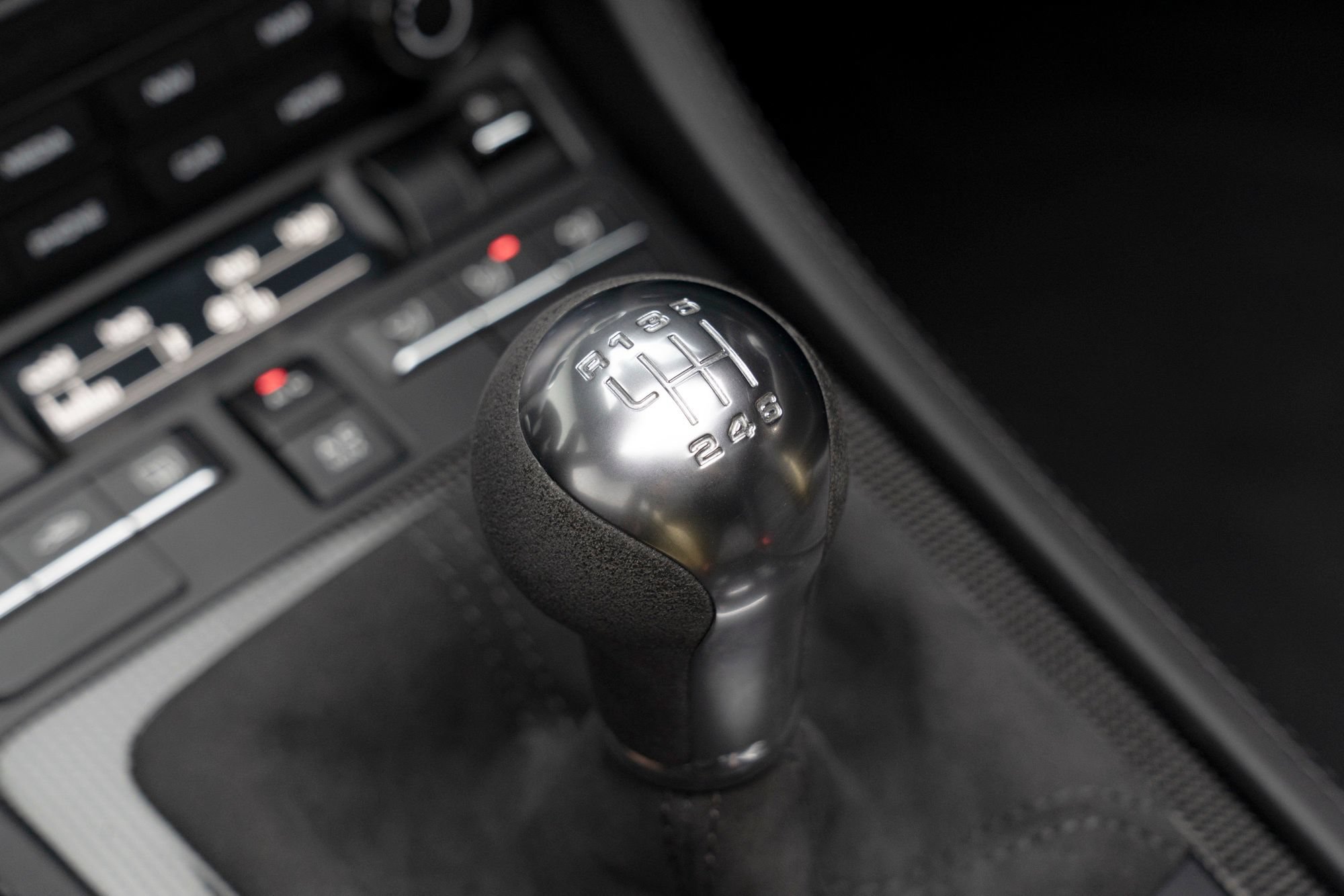 Used 2020 Porsche 718 Boxster Spyder RWD image 34