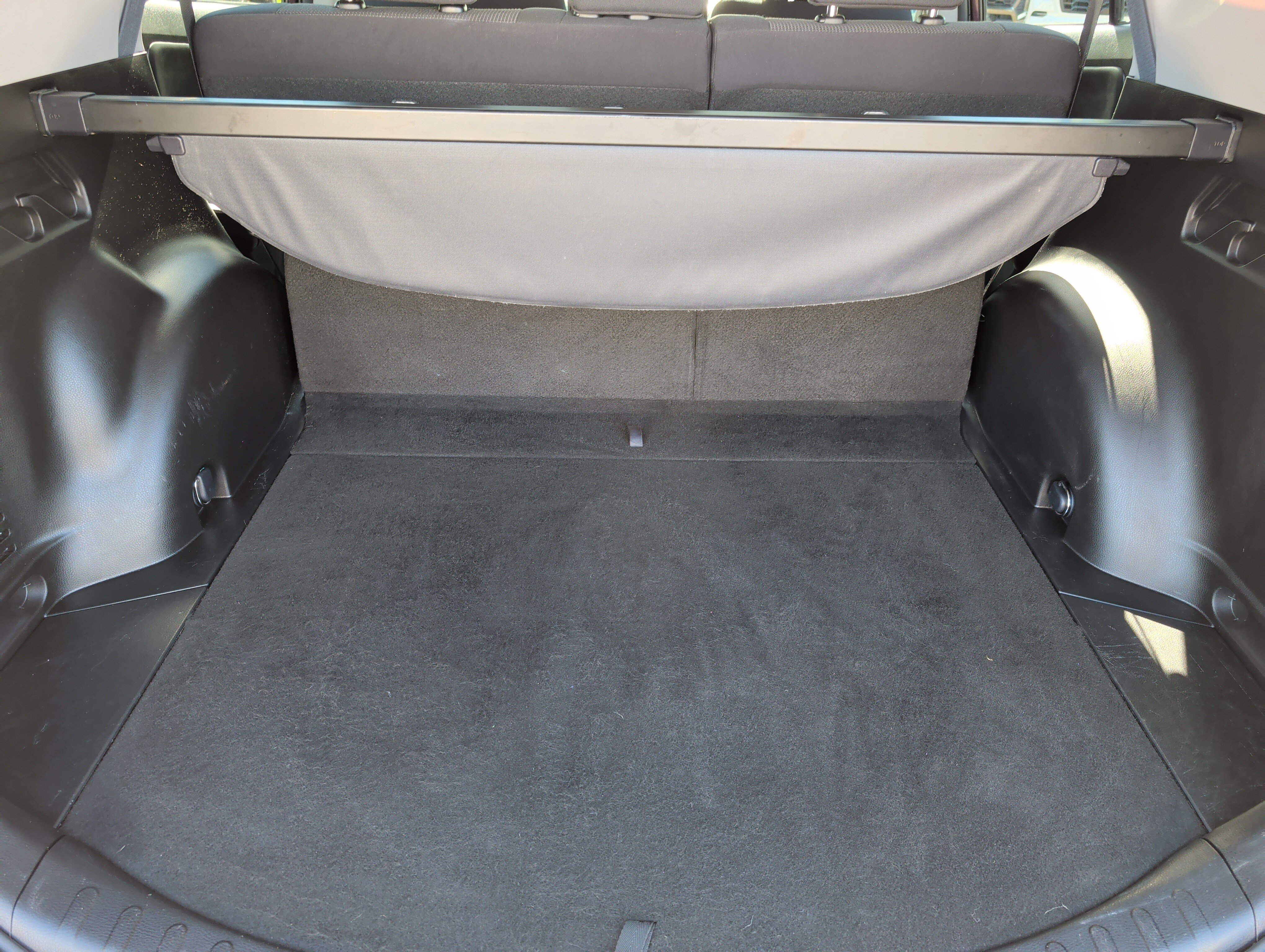 Used 2016 Toyota RAV4 XLE AWD/4WD image 18