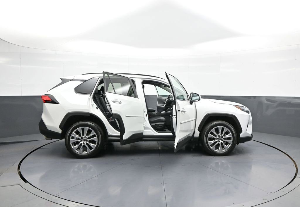 Used 2023 Toyota RAV4 Limited AWD/4WD image 43