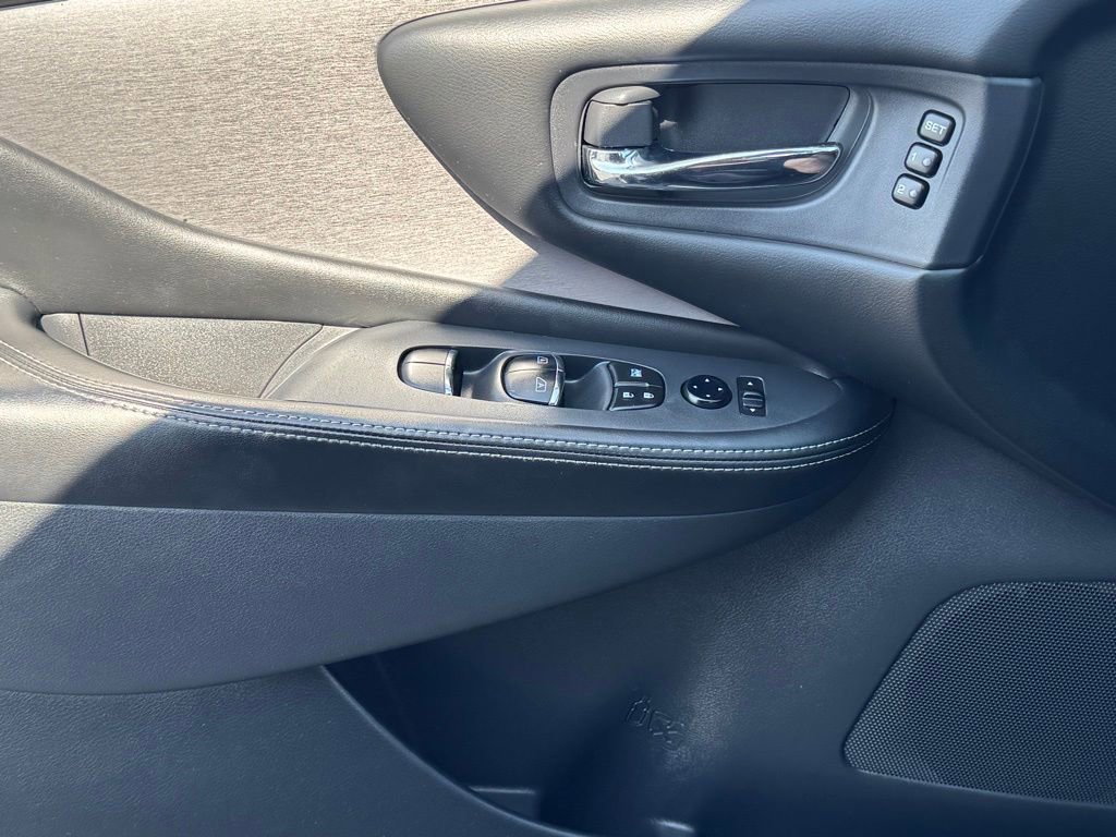 Used 2022 Nissan Murano SL w/ SL Moonroof Package image 18
