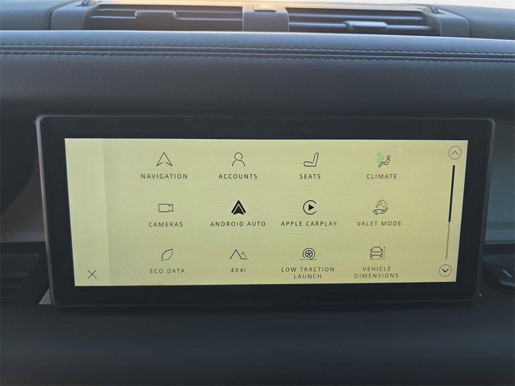 Certified 2021 Land Rover Defender 110 X-Dynamic HSE image 22