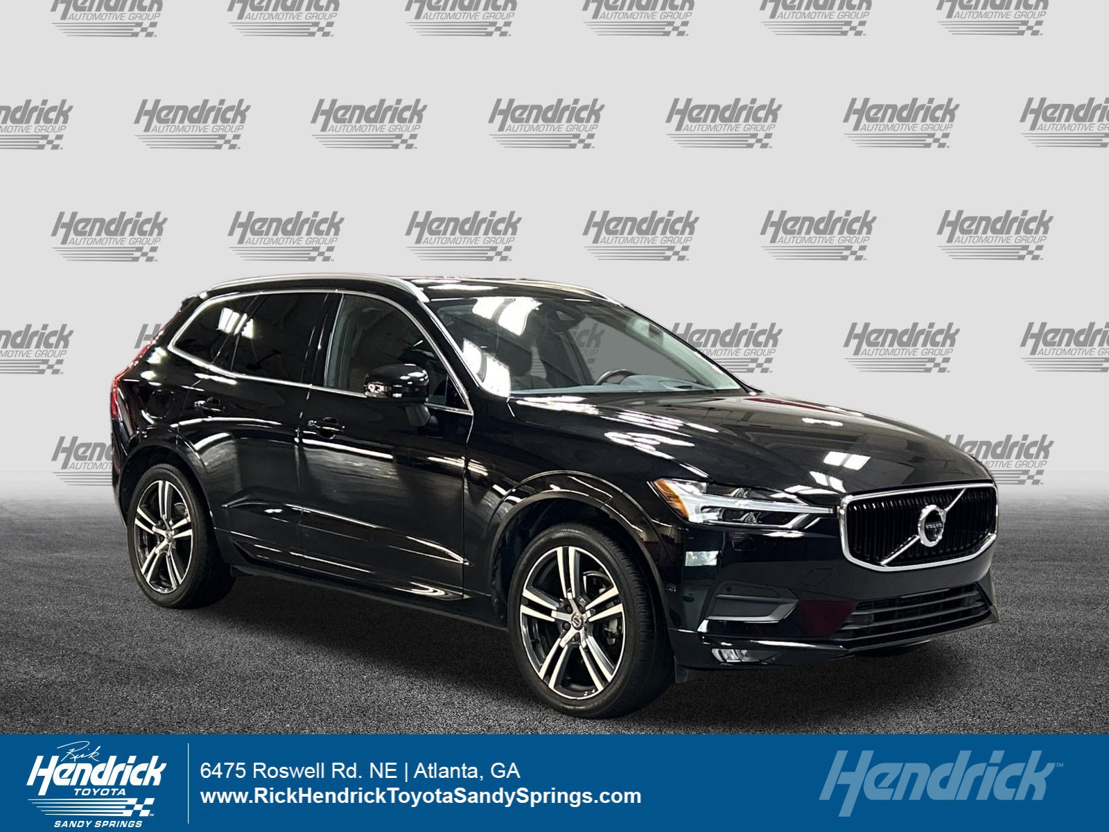 Used 2019 Volvo XC60 T5 Momentum w/ Multimedia Package