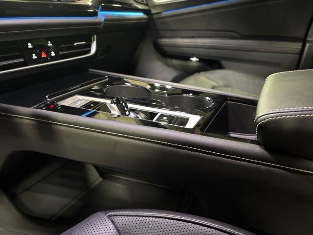 Used 2024 Volkswagen Atlas Cross Sport SEL R-Line image 18