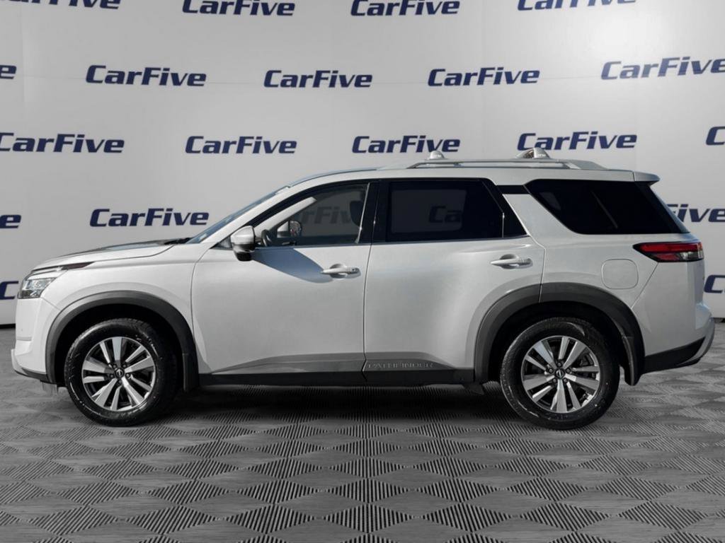 Used 2022 Nissan Pathfinder SL w/ Lighting Package (N92) image 2