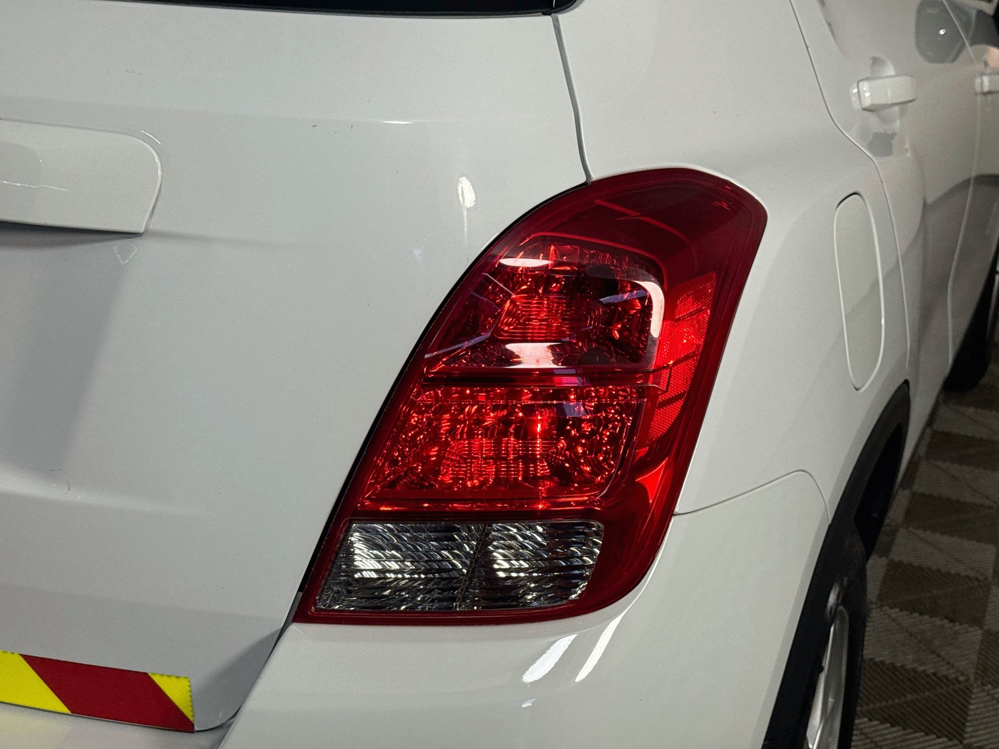 Used 2021 Chevrolet Trax LS FWD image 32