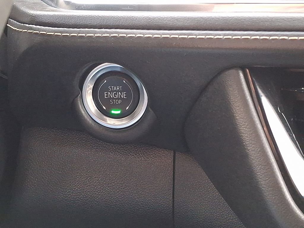 Used 2025 Chevrolet Suburban Premier image 23