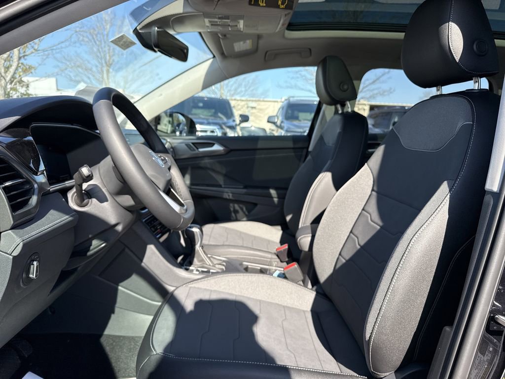 New 2026 Volkswagen Taos SE image 11