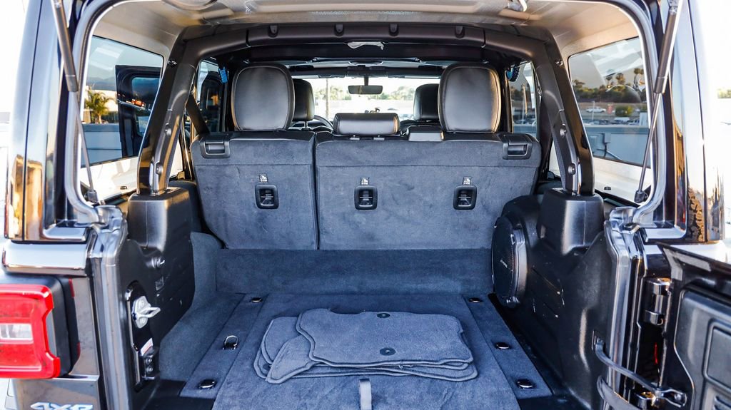 Used 2023 Jeep Wrangler Unlimited Rubicon 4xe image 30