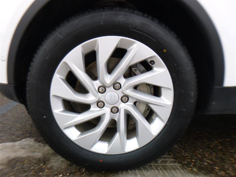 Used 2024 Land Rover Discovery S image 26