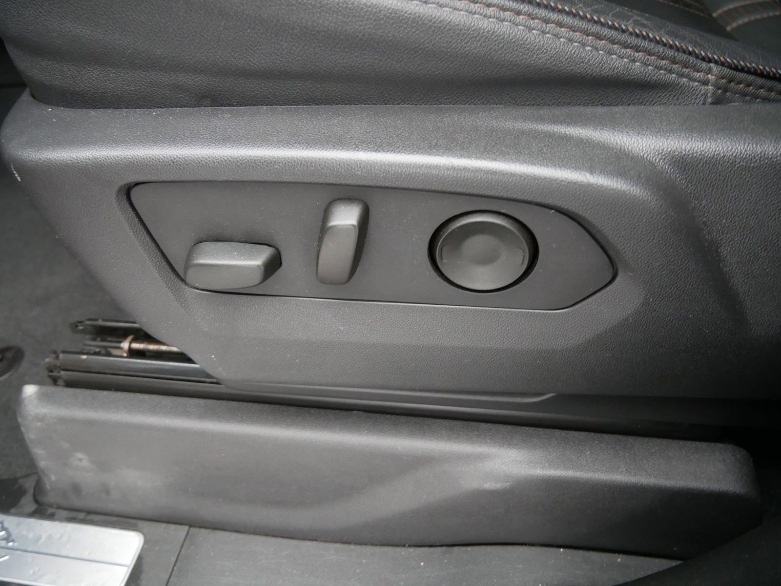 Used 2024 Chevrolet Silverado 2500 High Country w/ Technology Package image 16