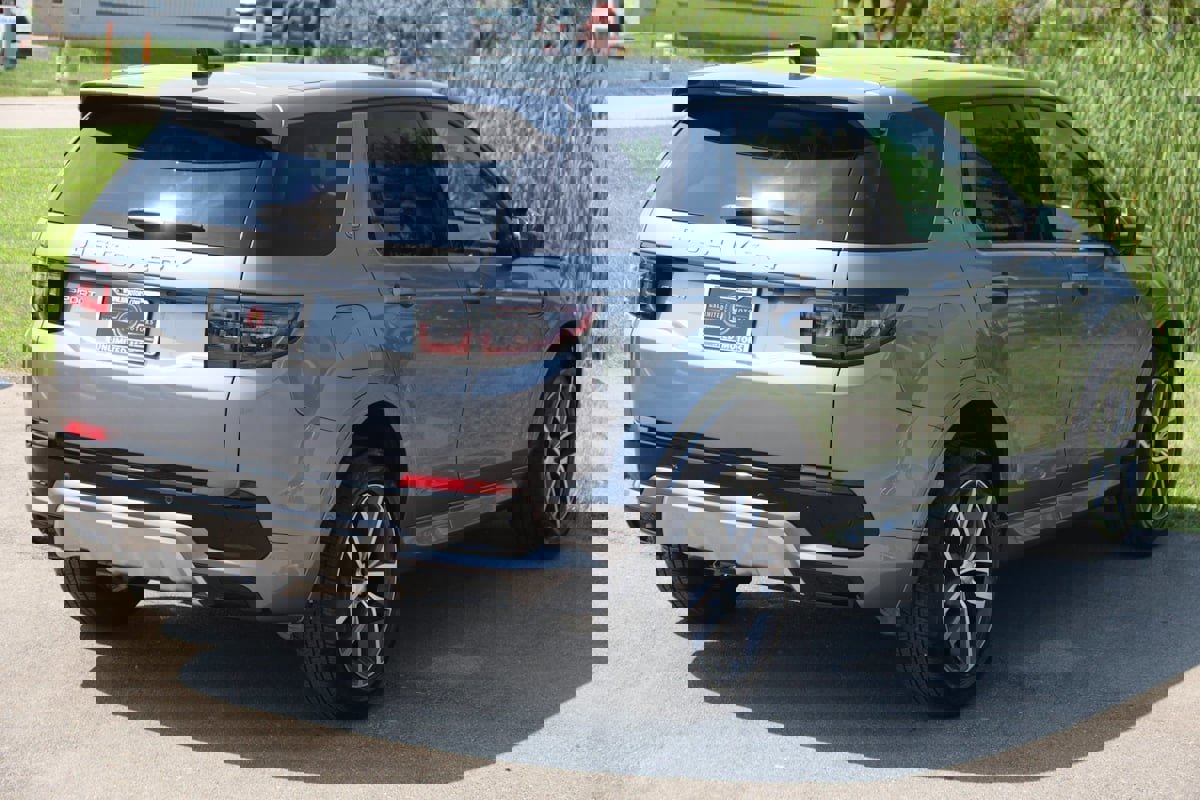 Used 2024 Land Rover Discovery Sport S image 59