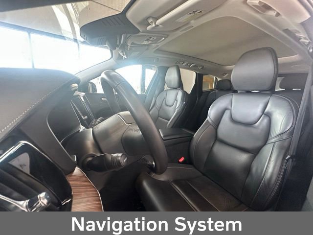 Used 2023 Volvo XC60 B5 Ultimate w/ Climate Package image 15