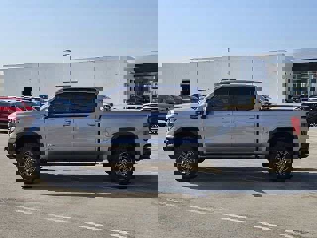 Used 2023 GMC Sierra 1500 AT4X image 4