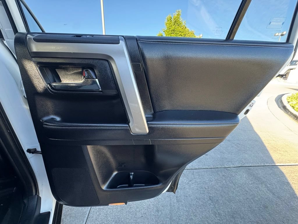 Used 2019 Toyota 4Runner SR5 AWD/4WD image 29